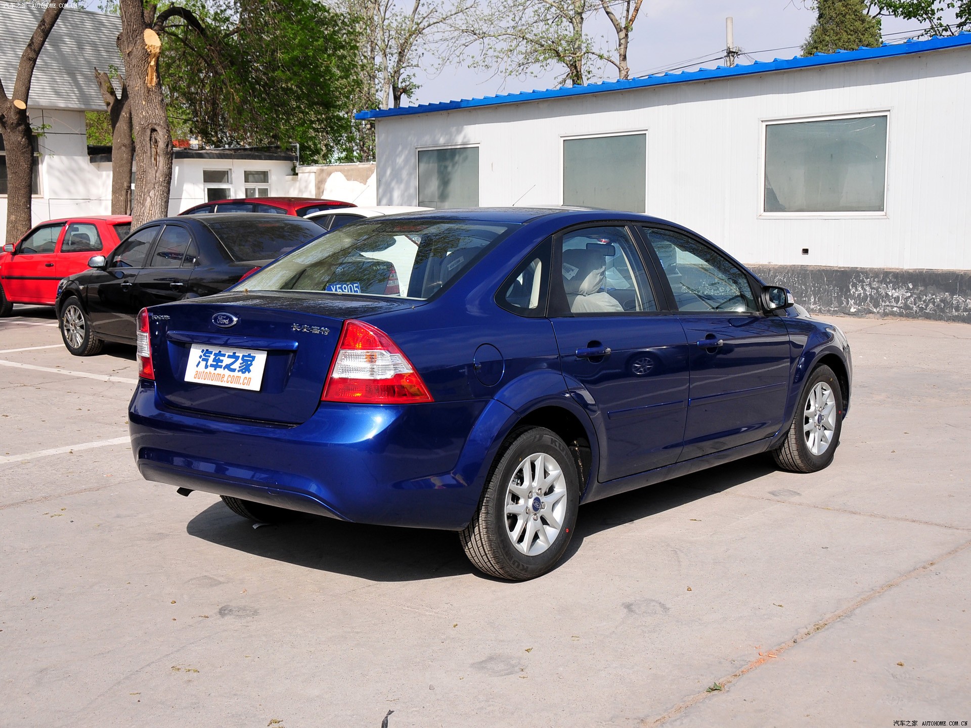 汽车图片 福特 福克斯 2011款 三厢 1.8l 手动舒适型