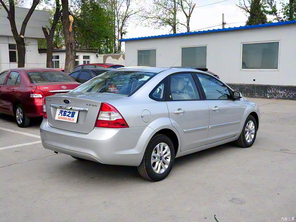 长安福特 福克斯 2011款 三厢 1.8l at豪华型