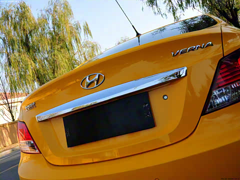 2010�� ���� 1.4L �Զ�������GLS