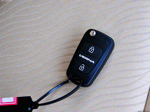 2010�� ���� 1.4L �Զ�������GLS