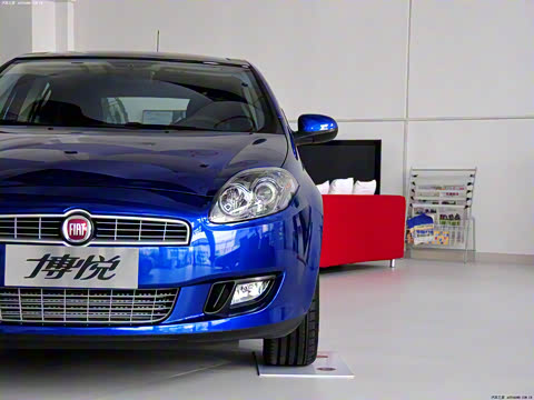 2011�� 1.4T �ֶ��˶��촰��