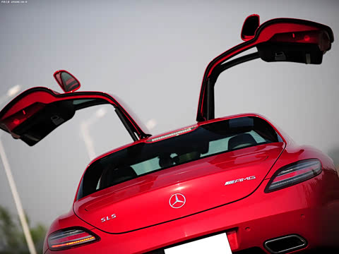 2011�� SLS AMG