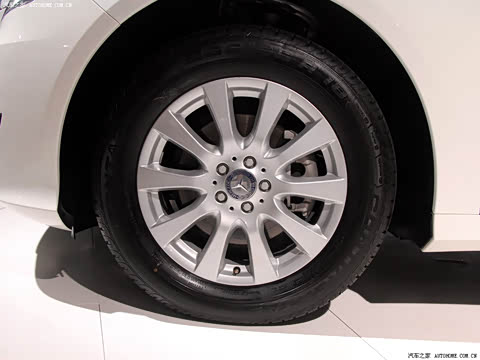 2010�� R 300 L ������