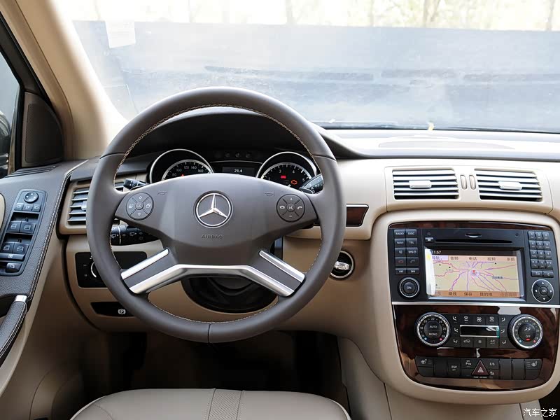 奔驰(进口) 奔驰r级 2010款 r500l 4matic 黑色 中控方向盘