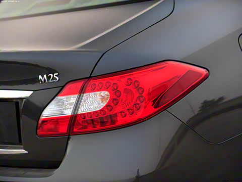 2011�� M25 �ݻ���