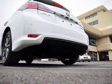 2012�� CT200h F-Sport