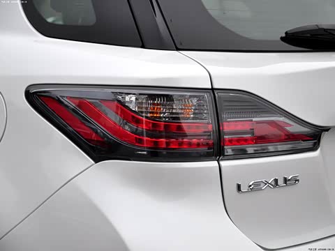 2012�� CT200h F-Sport