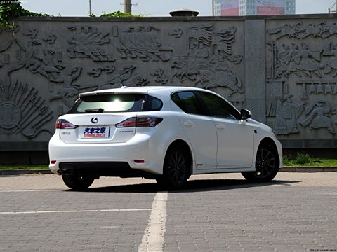 2012 CT200h F-Sport