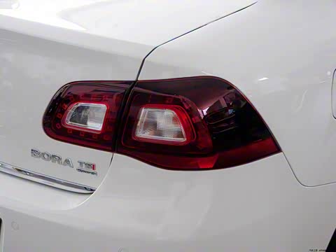 2011�� 1.4T MT Sportline