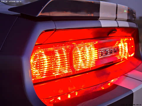 2011�� 6.4L SRT8 392