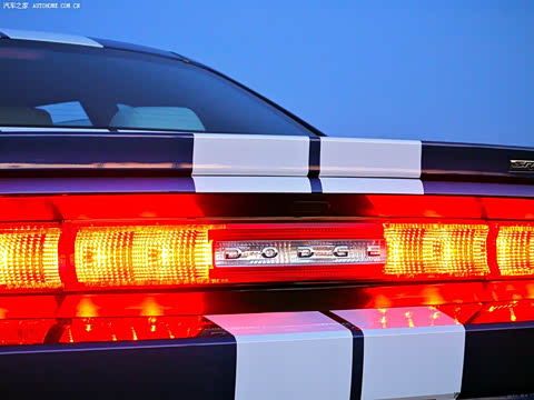 2011�� 6.4L SRT8 392