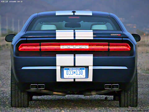 2011�� 6.4L SRT8 392