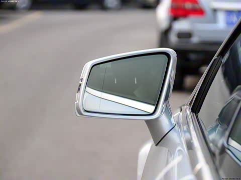 2012�� AMG CLS 63