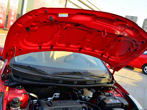 2011�� ���� 1.4L �Զ�������GLS