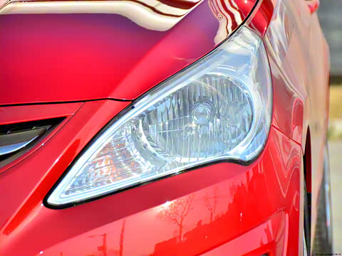 2011�� ���� 1.4L �Զ�������GLS