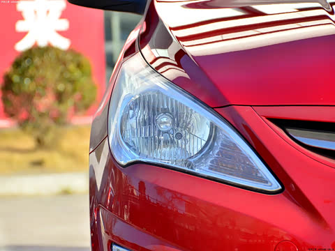 2011�� ���� 1.4L �Զ�������GLS