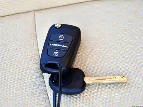 2011�� ���� 1.4L �Զ�������GLS