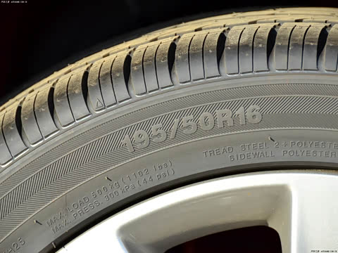 2011�� ���� 1.4L �Զ�������GLS