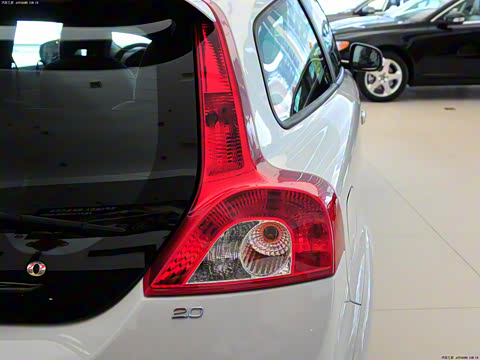 2011�� 2.0 R-Design