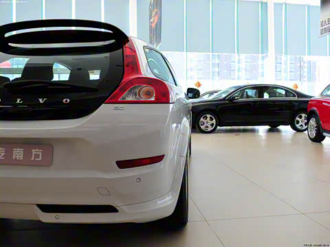 2011�� 2.0 R-Design