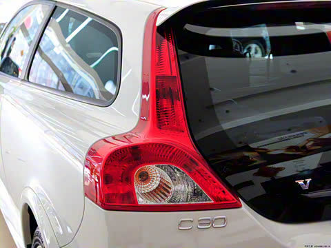 2011�� 2.0 R-Design