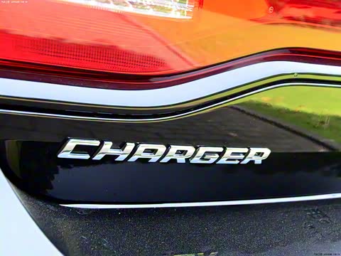 2012�� 6.4L SRT8