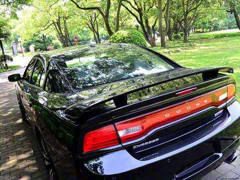 2012�� 6.4L SRT8