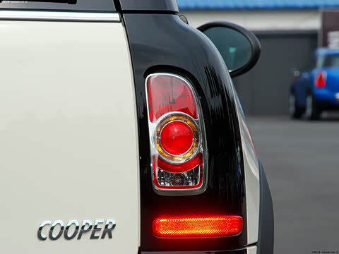 2011�� 1.6L COOPER Hampton