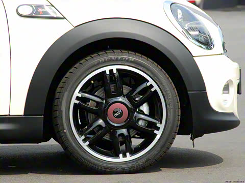 2011�� 1.6L COOPER Hampton