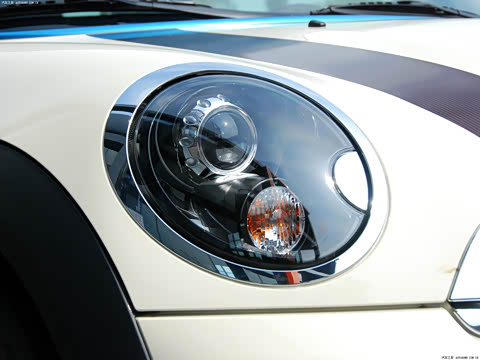 2011�� 1.6L COOPER Hampton